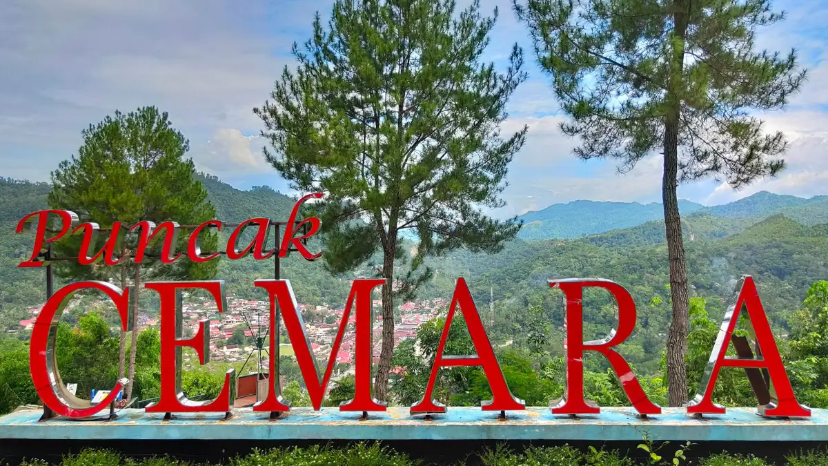 Menikmati Keindahan Sawahlunto dari Puncak Cemara